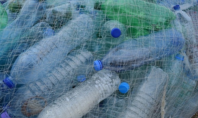 Mare: i pescatori "angeli custodi" lo ripuliscono dalla plastica