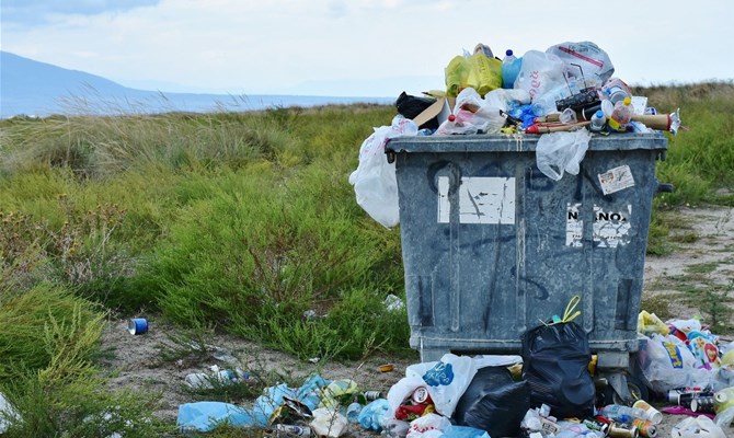 I rifiuti, inquinamento e degrado ambientale "turbano" il sonno degli italiani